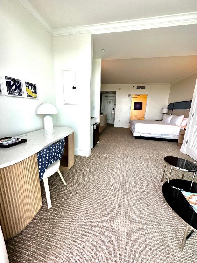 Fontainebleau Miami Beach,Tresor Bagian luar foto
